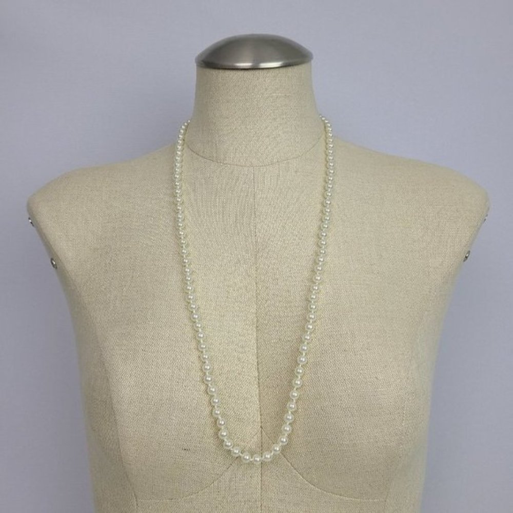 VINTAGE Faux Pearl Glass Beaded Necklace